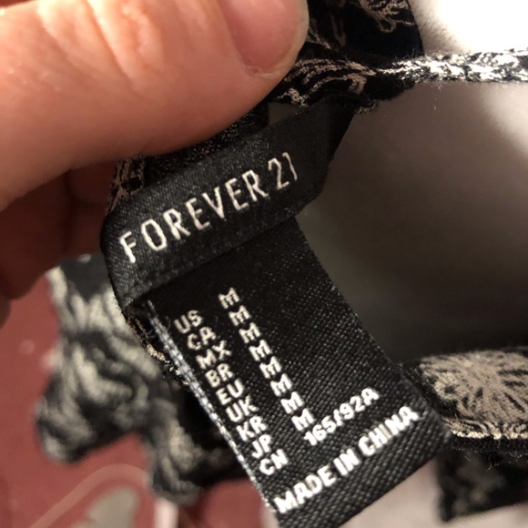 Daisy black and white dress - Picture 3 of 3